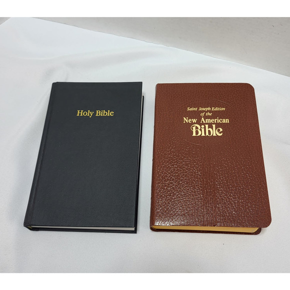 Pair of The New American Bibles: Saint Joseph Edition and 2001 American Standard - Picture 1 of 16
